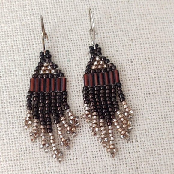Shades of brown seed and bugle bead earrings - Picture 7 of 7